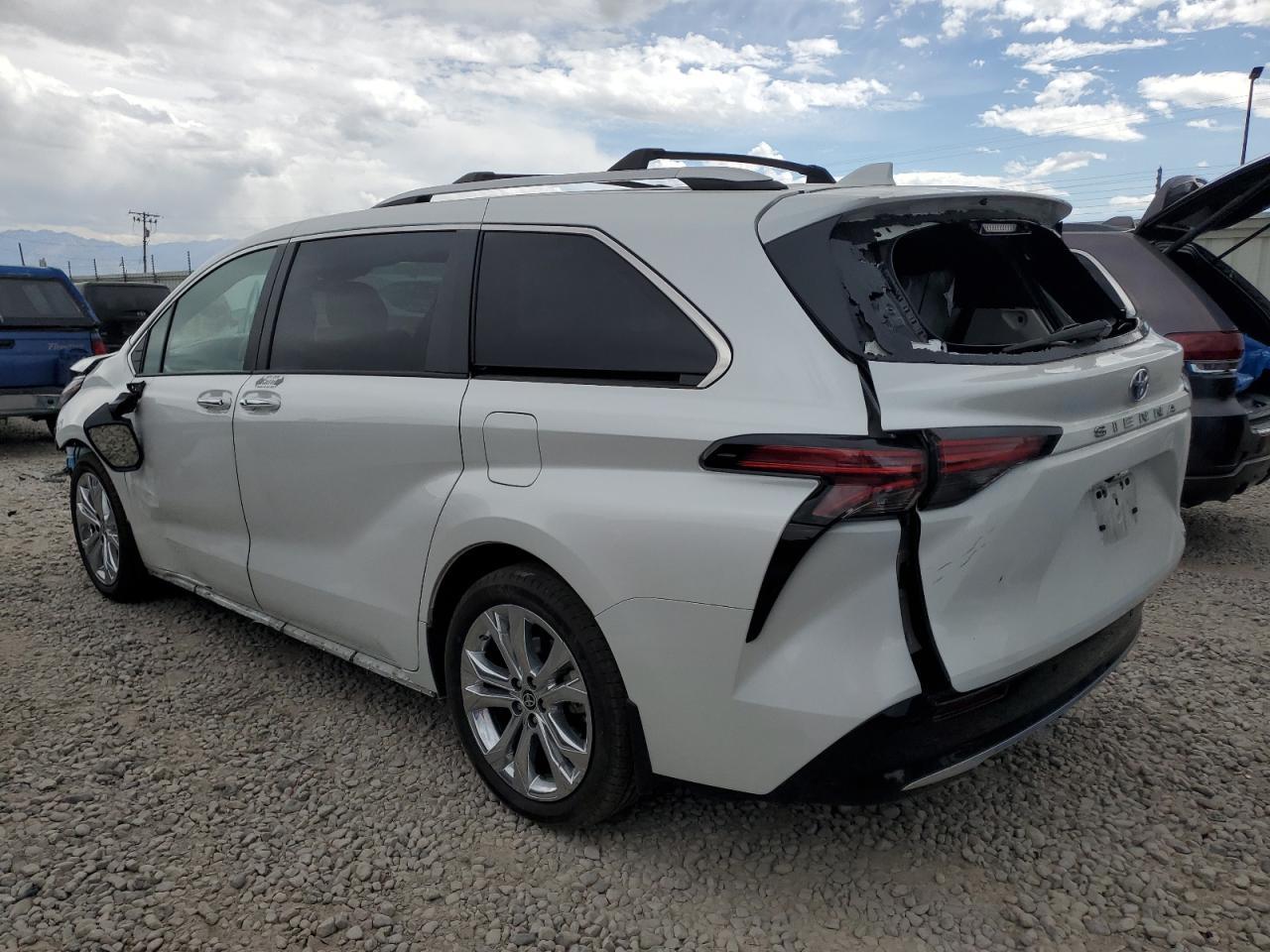 2024 Toyota Sienna Limited - Фото 2