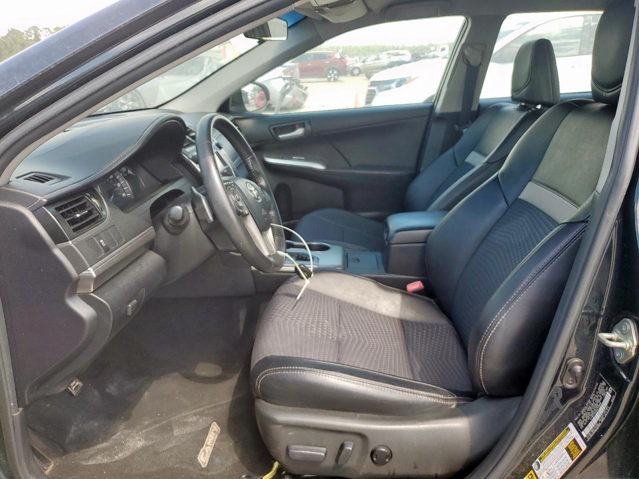 2014 Toyota Camry L - Image 7