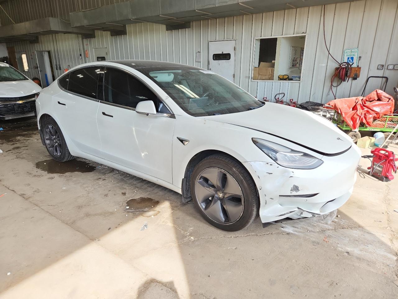 2020 Tesla Model 3 - Фото 4