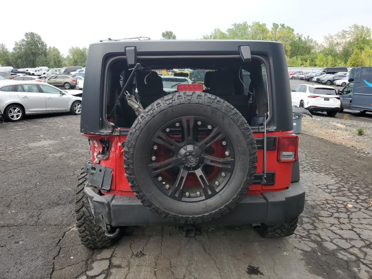 2011 Jeep Wrangler Unlimited Rubicon - Image 6
