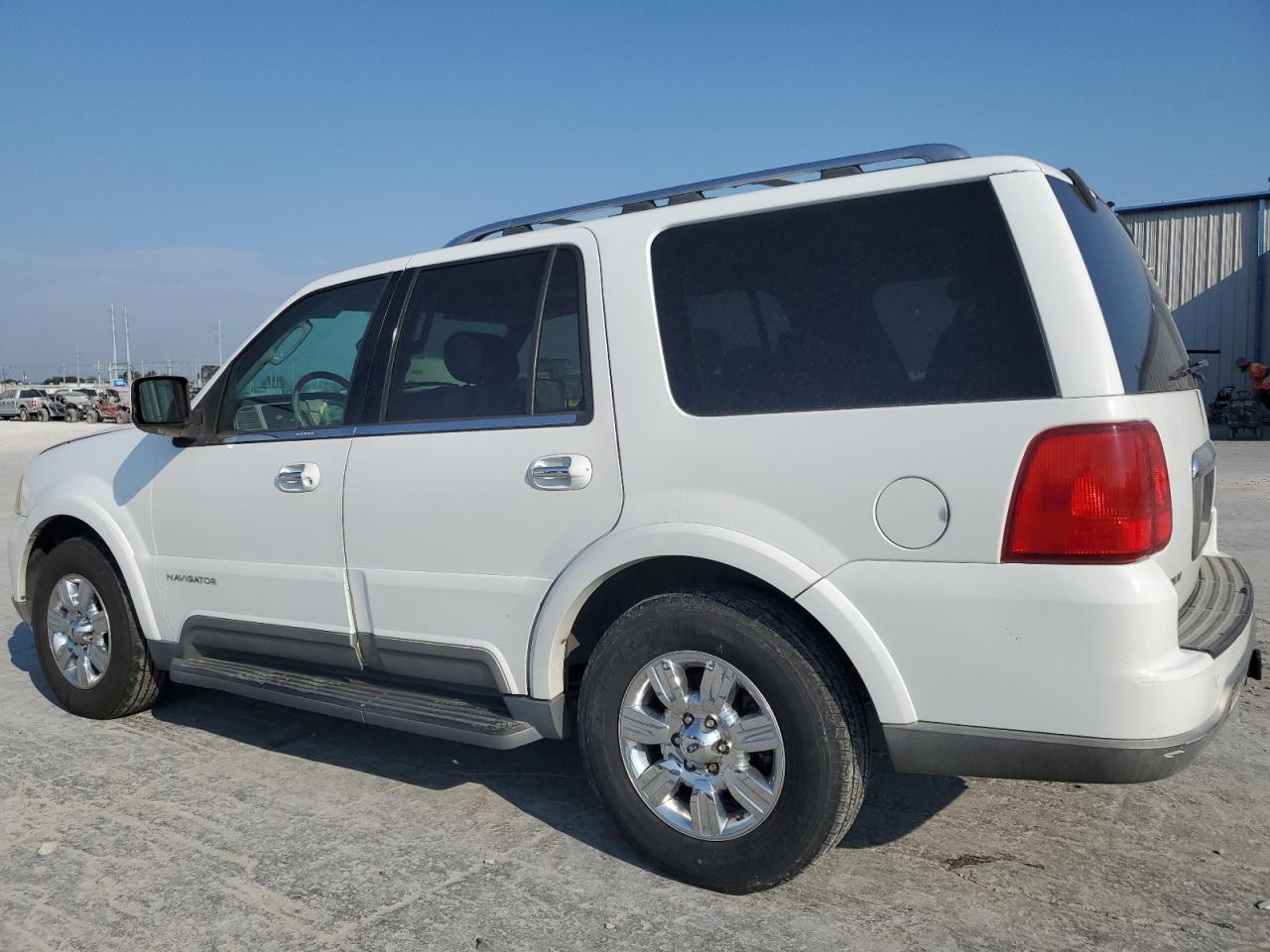 2004 Lincoln Navigator - Фото 2
