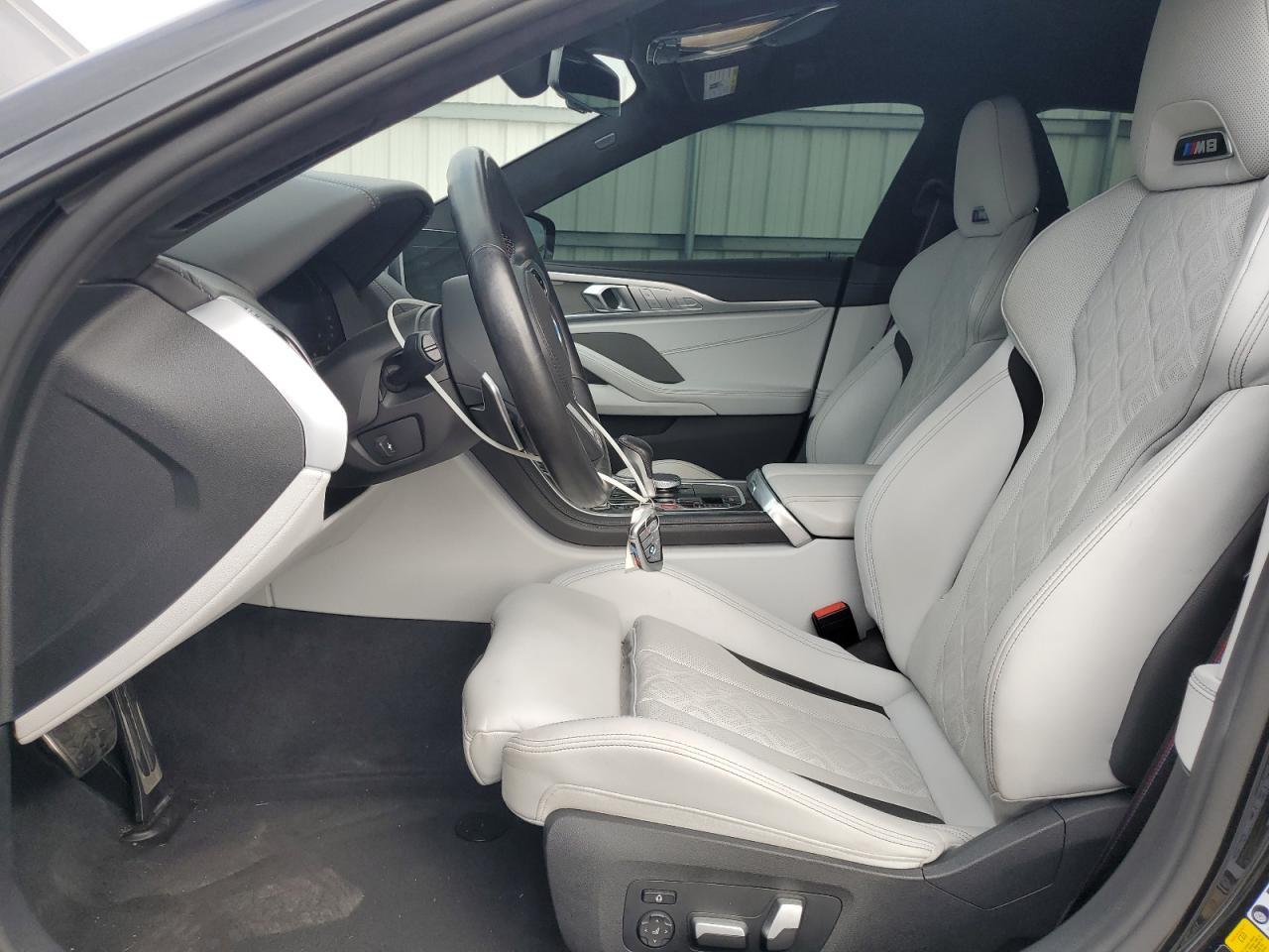 2022 BMW M8 - Фото 7