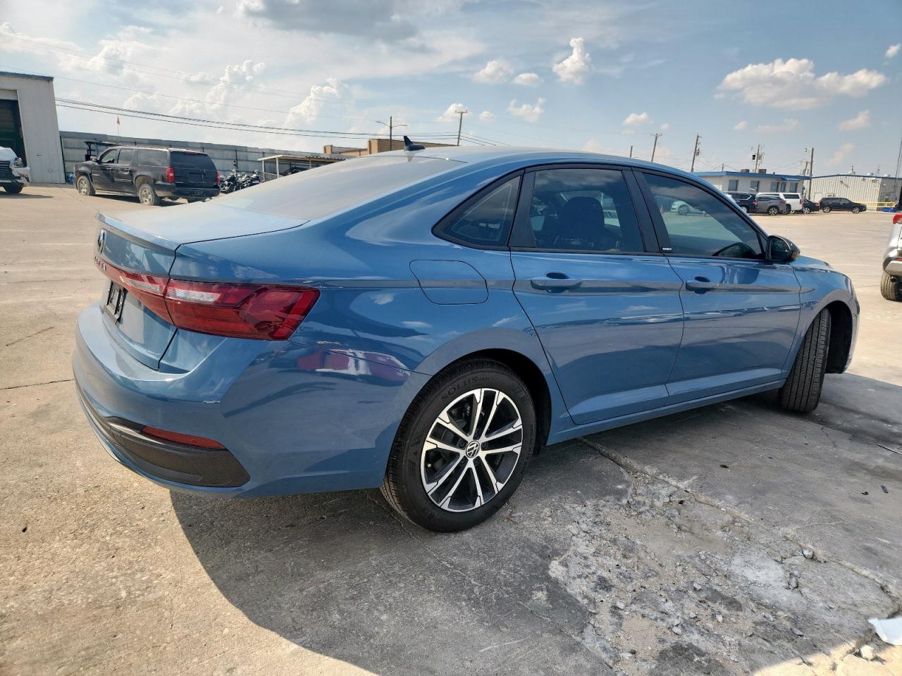 2025 Volkswagen Jetta Sport - Фото 3