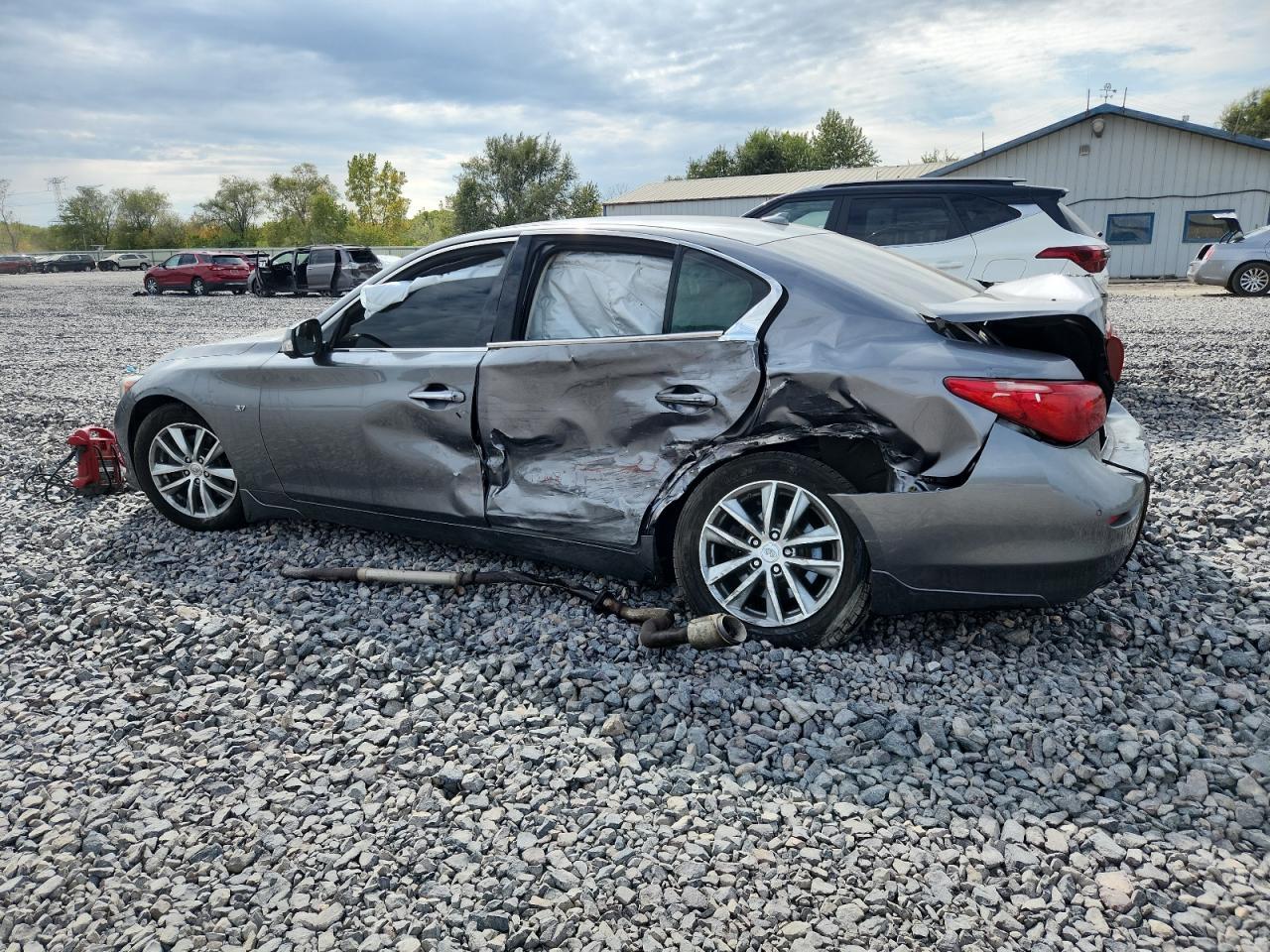 2015 Infiniti Q50 Base - Фото 2