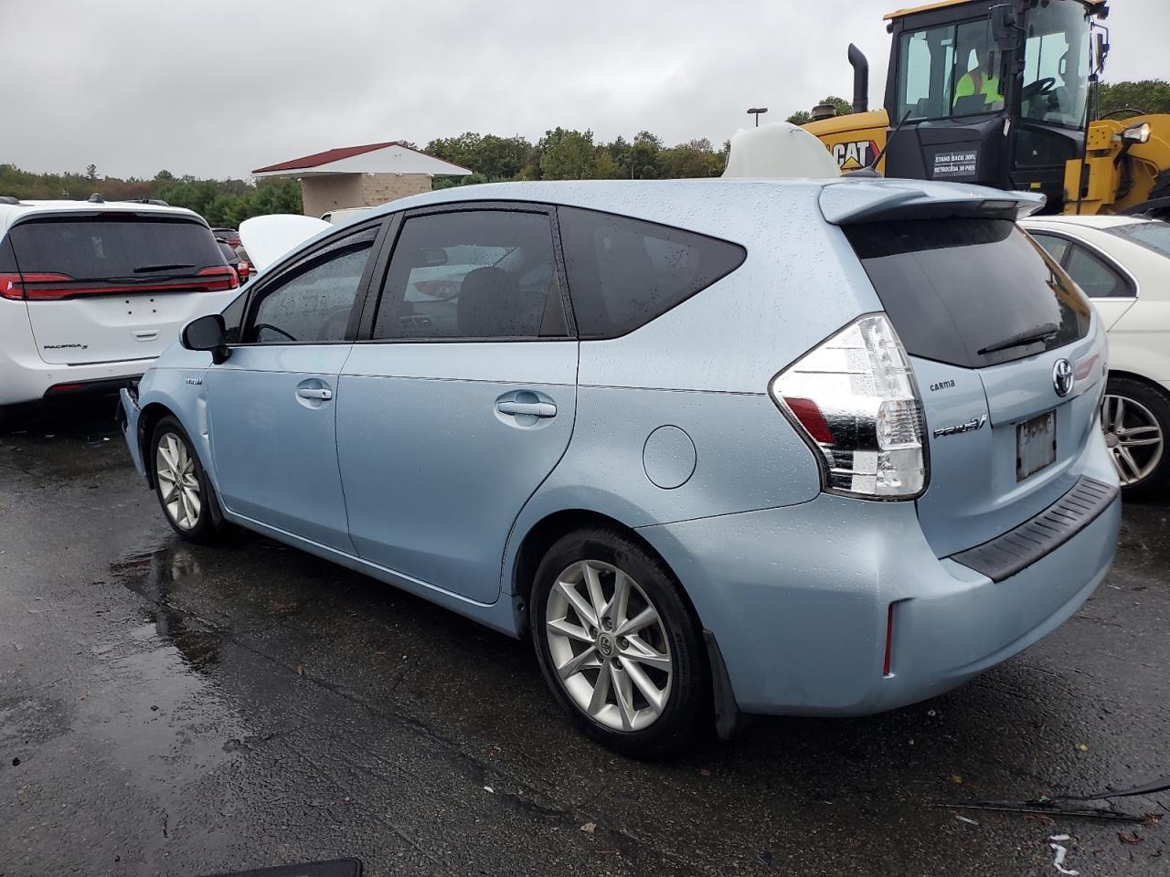 2014 Toyota Prius V - Image 2