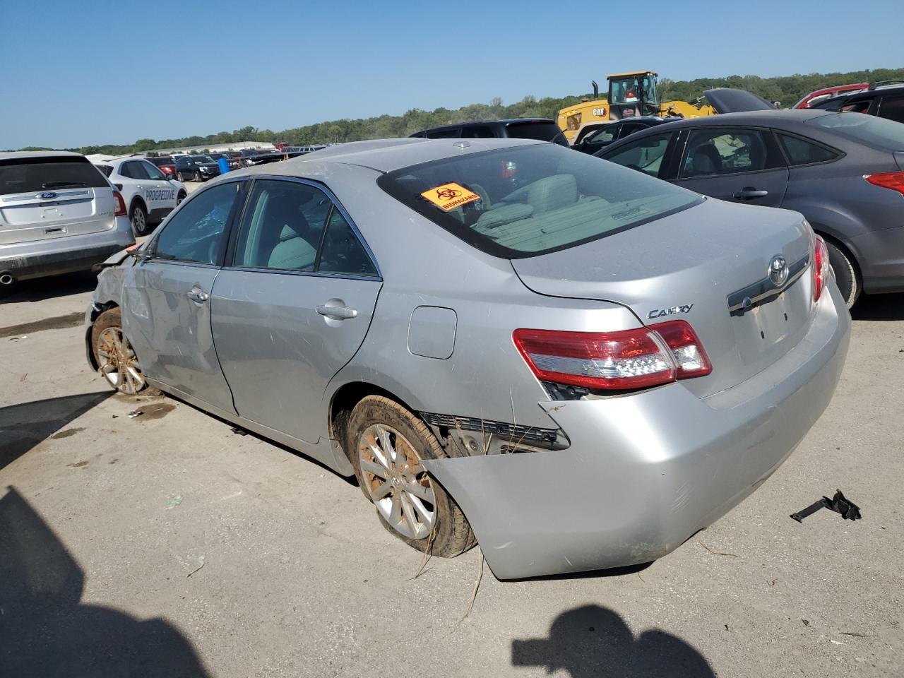 2011 Toyota Camry Se - Image 2