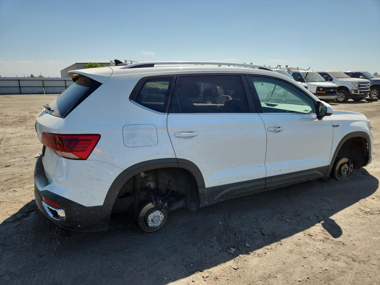 2022 Volkswagen Taos Se - Фото 3