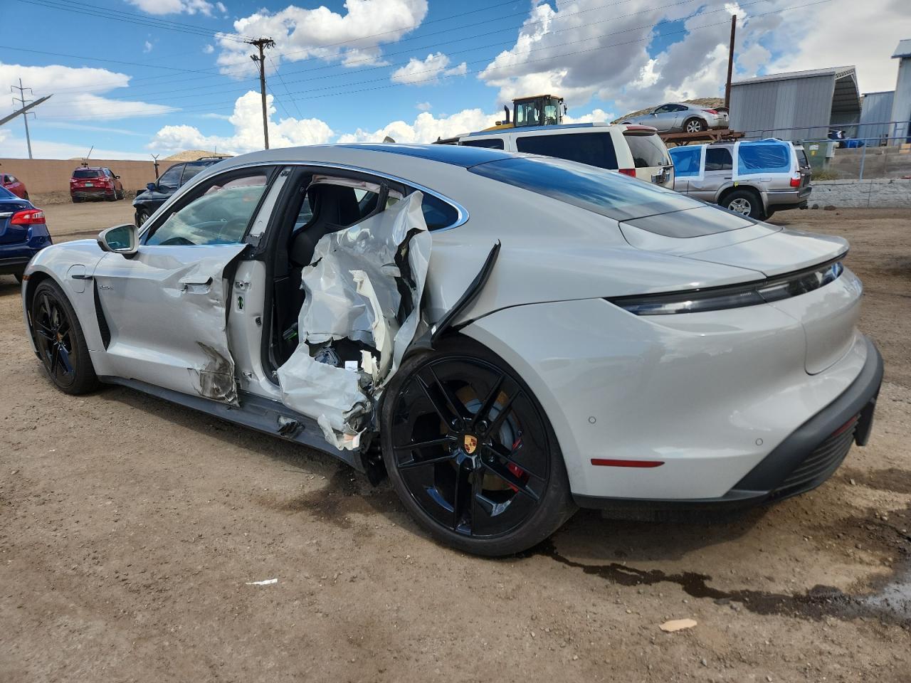 2025 Porsche Taycan 4S - Фото 2