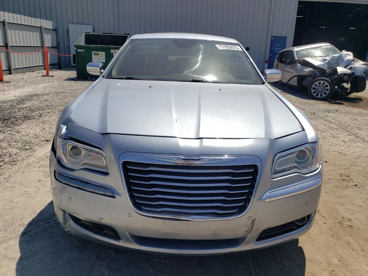 2013 Chrysler 300C - Фото 5