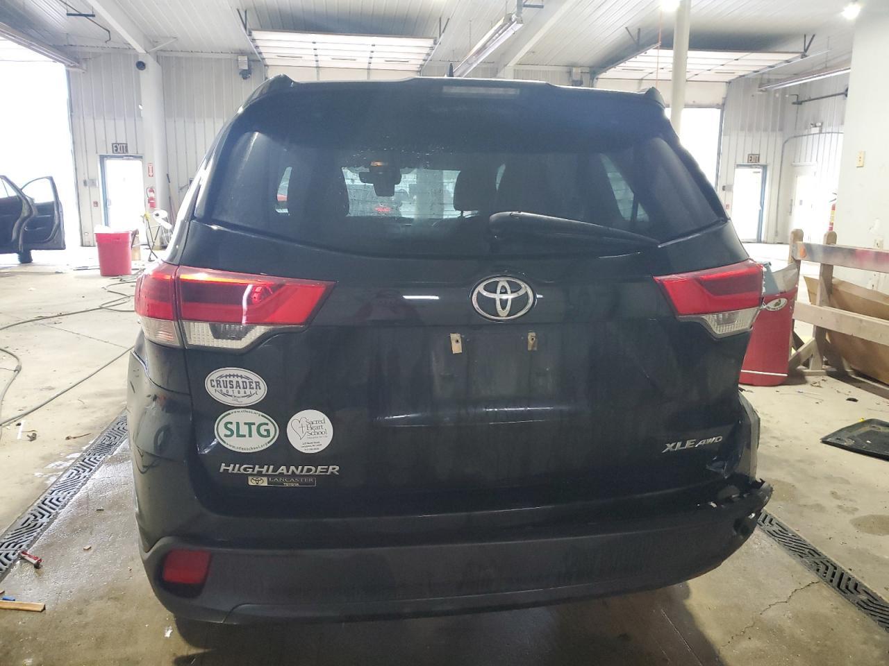2019 Toyota Highlander Se - Image 6