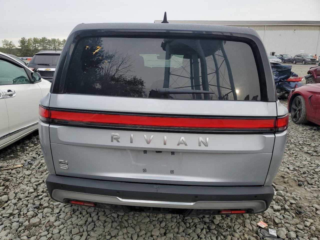 2024 Rivian R1S Adventure - Фото 6