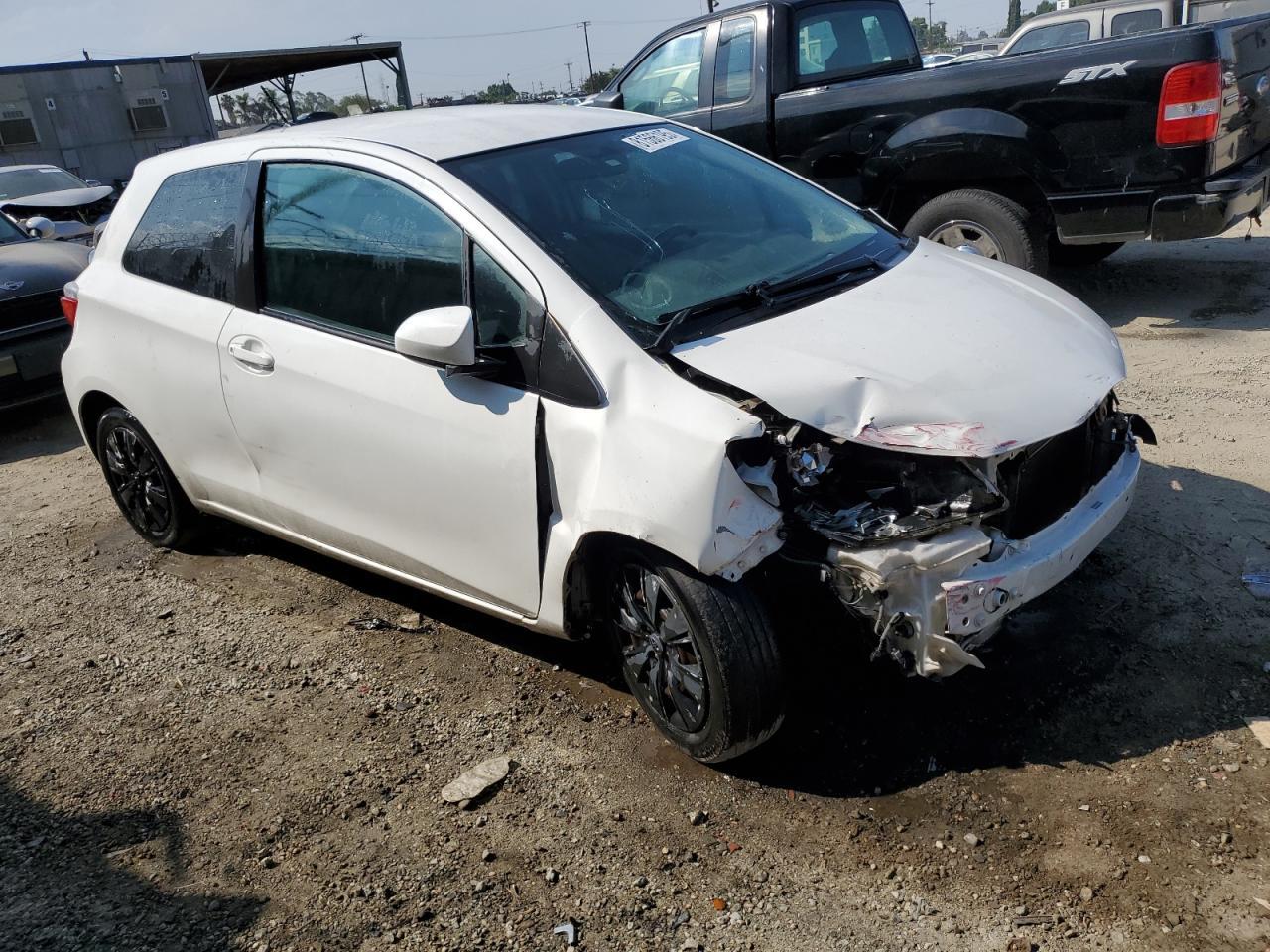 2014 Toyota Yaris - Image 4