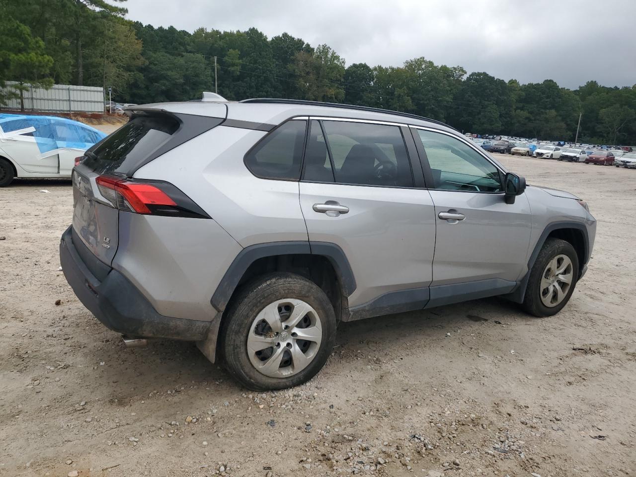 2021 Toyota Rav4 Le - Фото 3