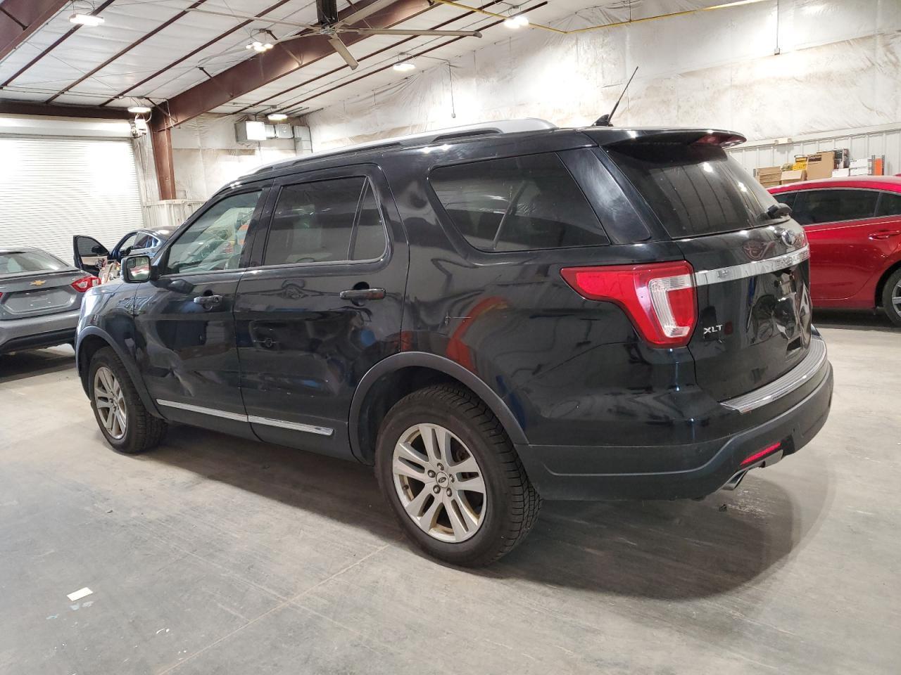 2018 Ford Explorer Xlt - Фото 2