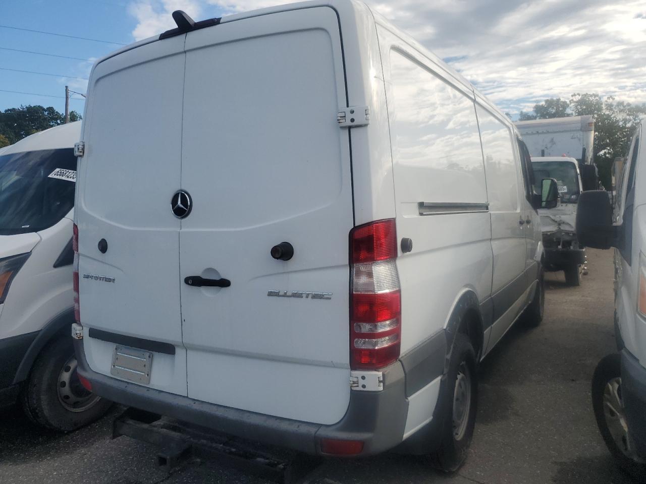2015 Mercedes-Benz Sprinter 2500 - Фото 3