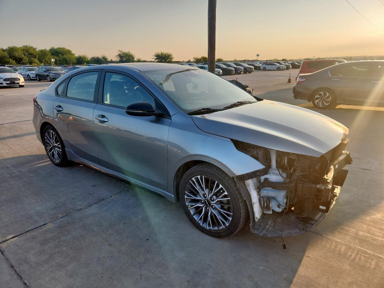 2022 Kia Forte Gt Line - Фото 4
