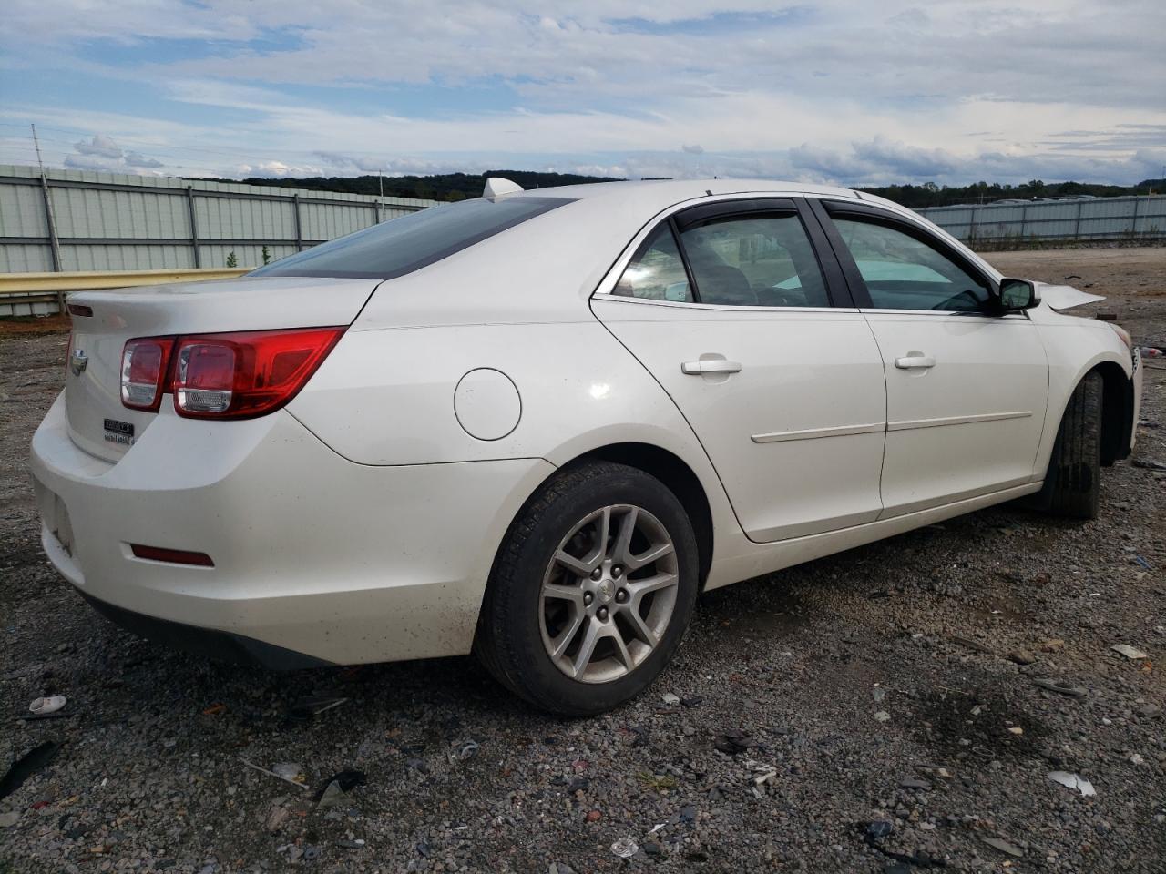 2014 Chevrolet Malibu 1Lt - Image 3