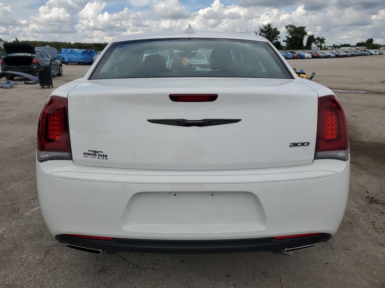 2023 Chrysler 300 Touring - Фото 6