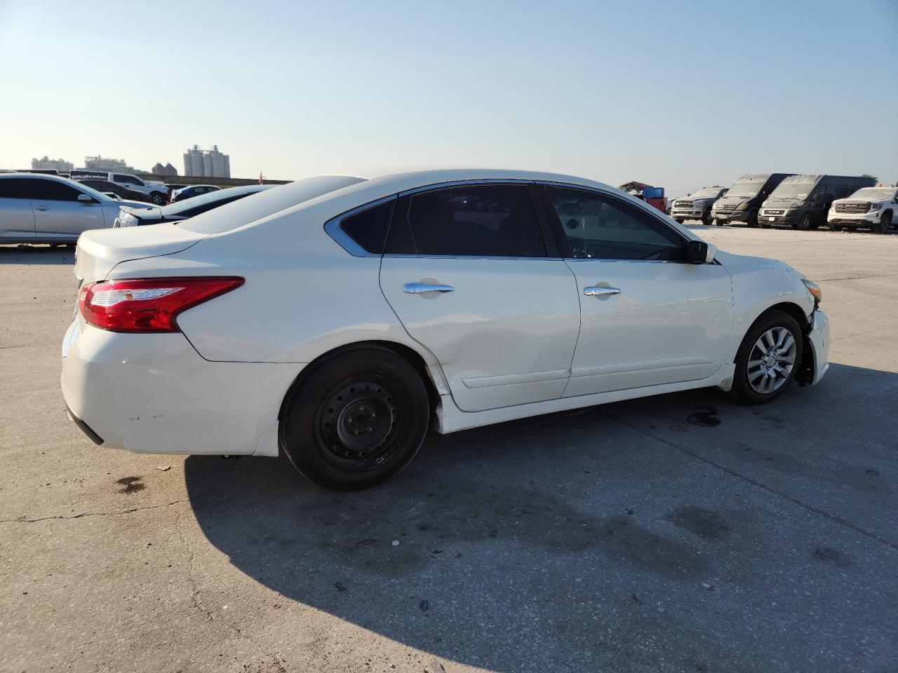 2017 Nissan Altima 2.5 - Фото 3