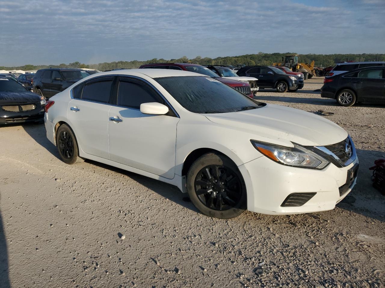 2018 Nissan Altima 2.5 - Image 4
