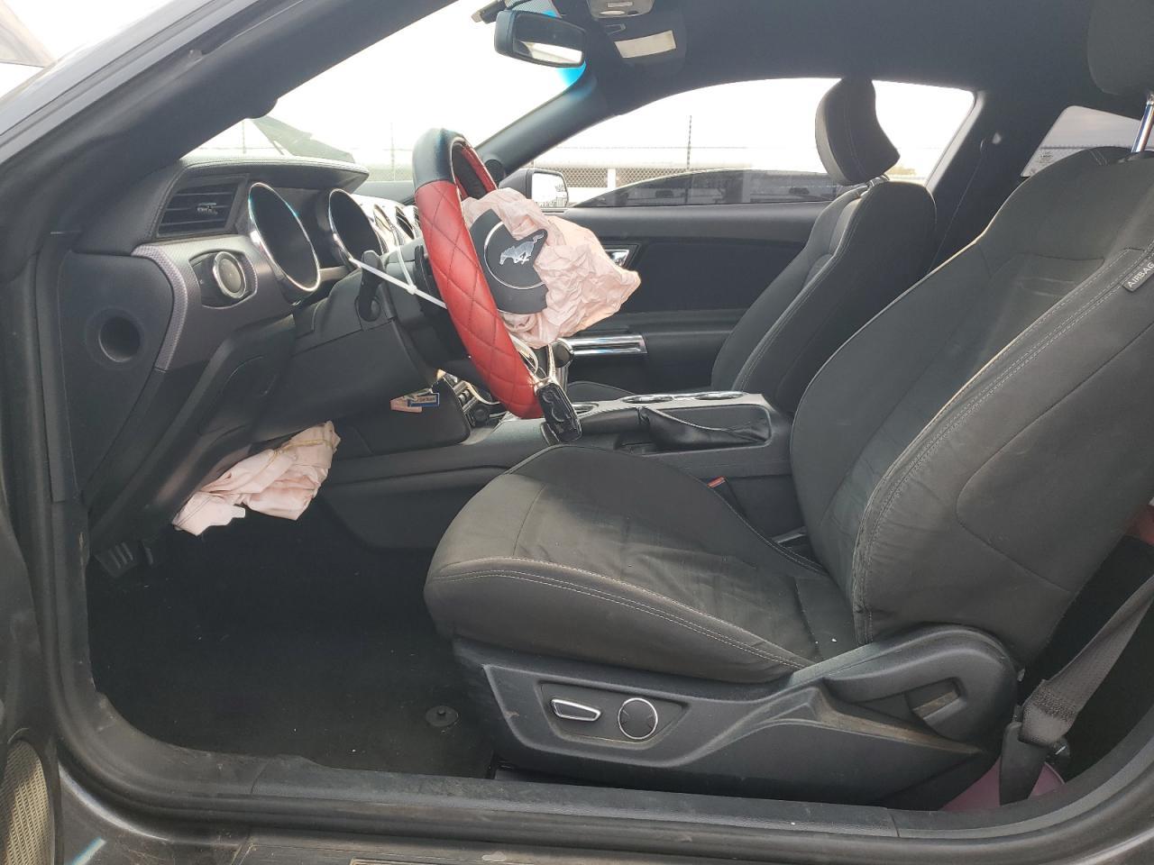 2015 Ford Mustang - Фото 7