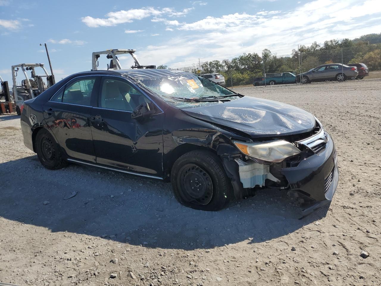 2014 Toyota Camry L - Фото 4