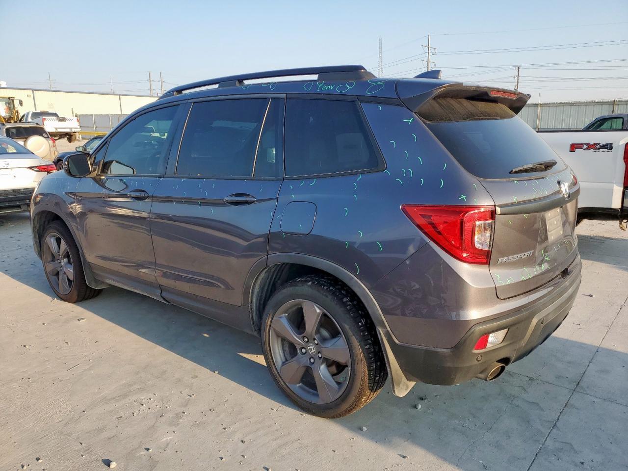 2021 Honda Passport Touring - Фото 2