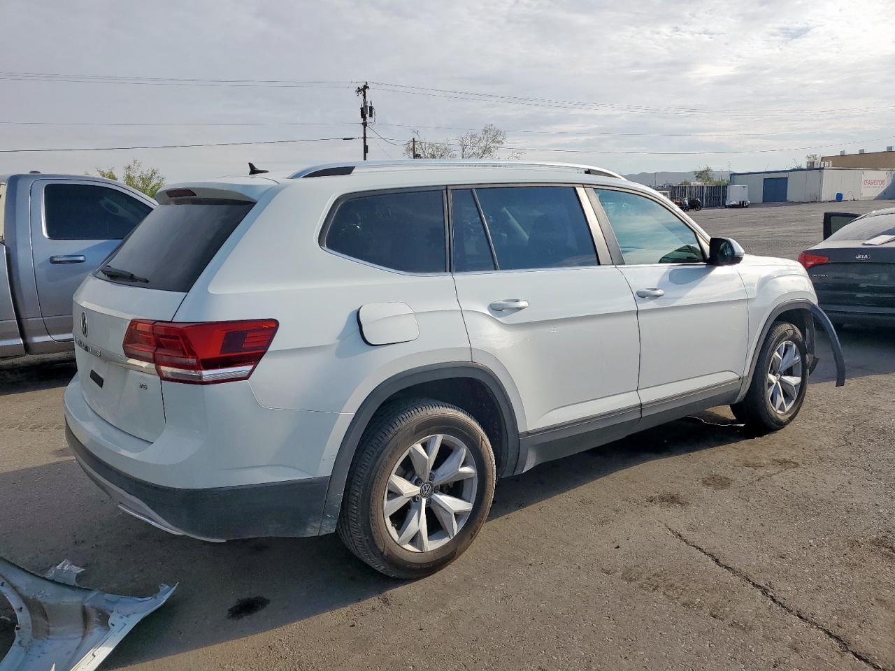 2018 Volkswagen Atlas Se - Image 3