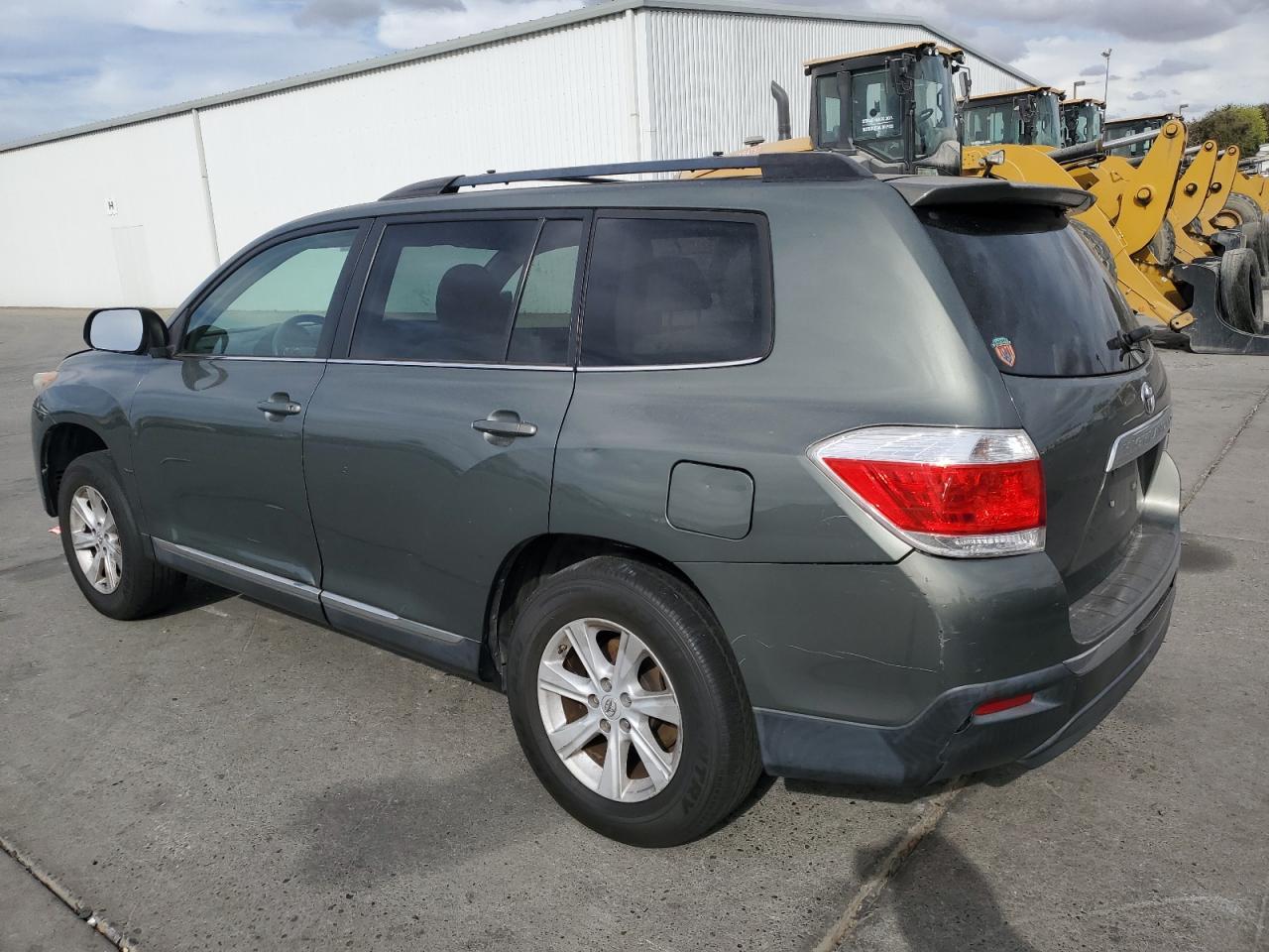 2013 Toyota Highlander Base - Image 2