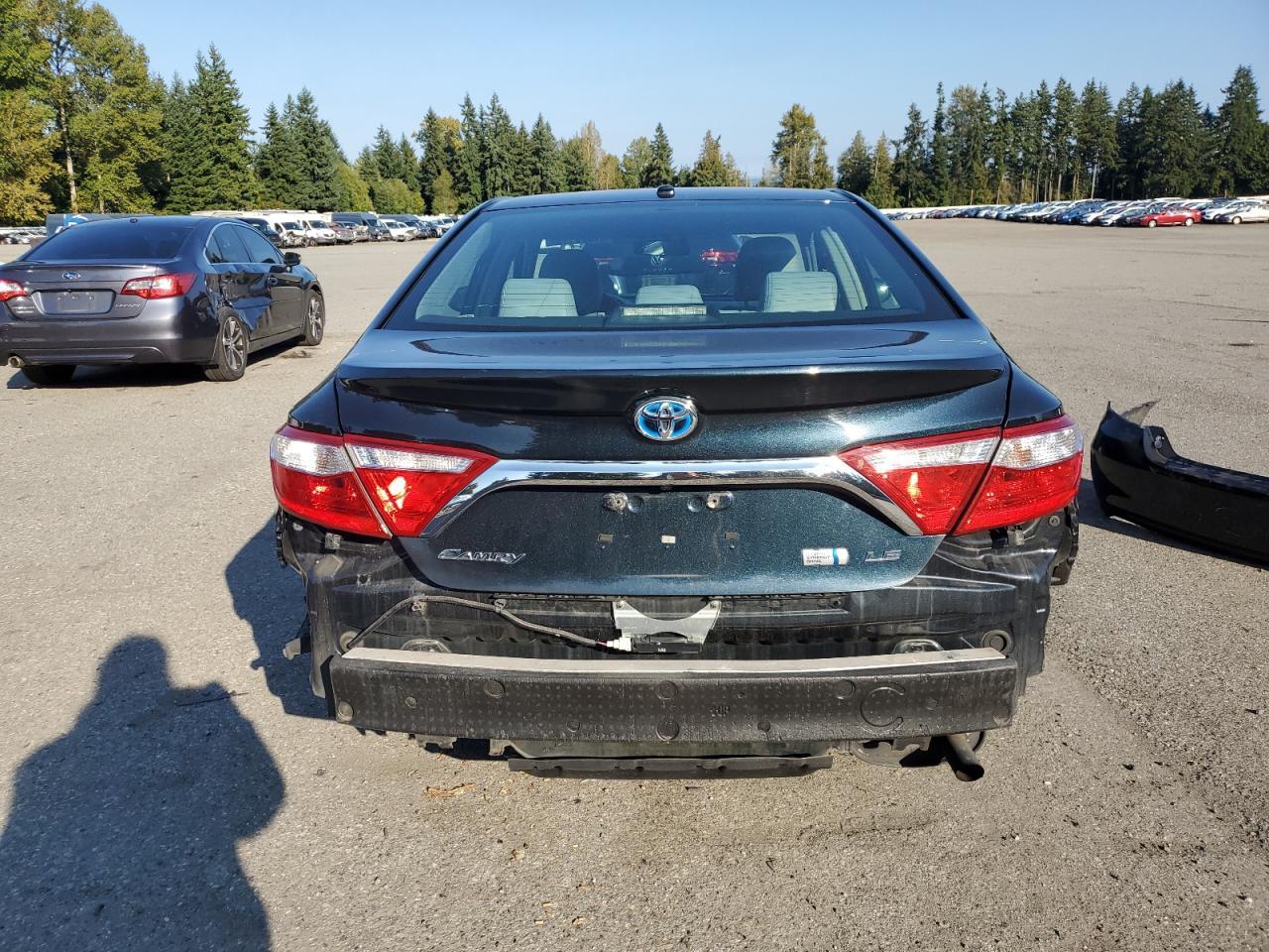 2016 Toyota Camry Hybrid - Image 6