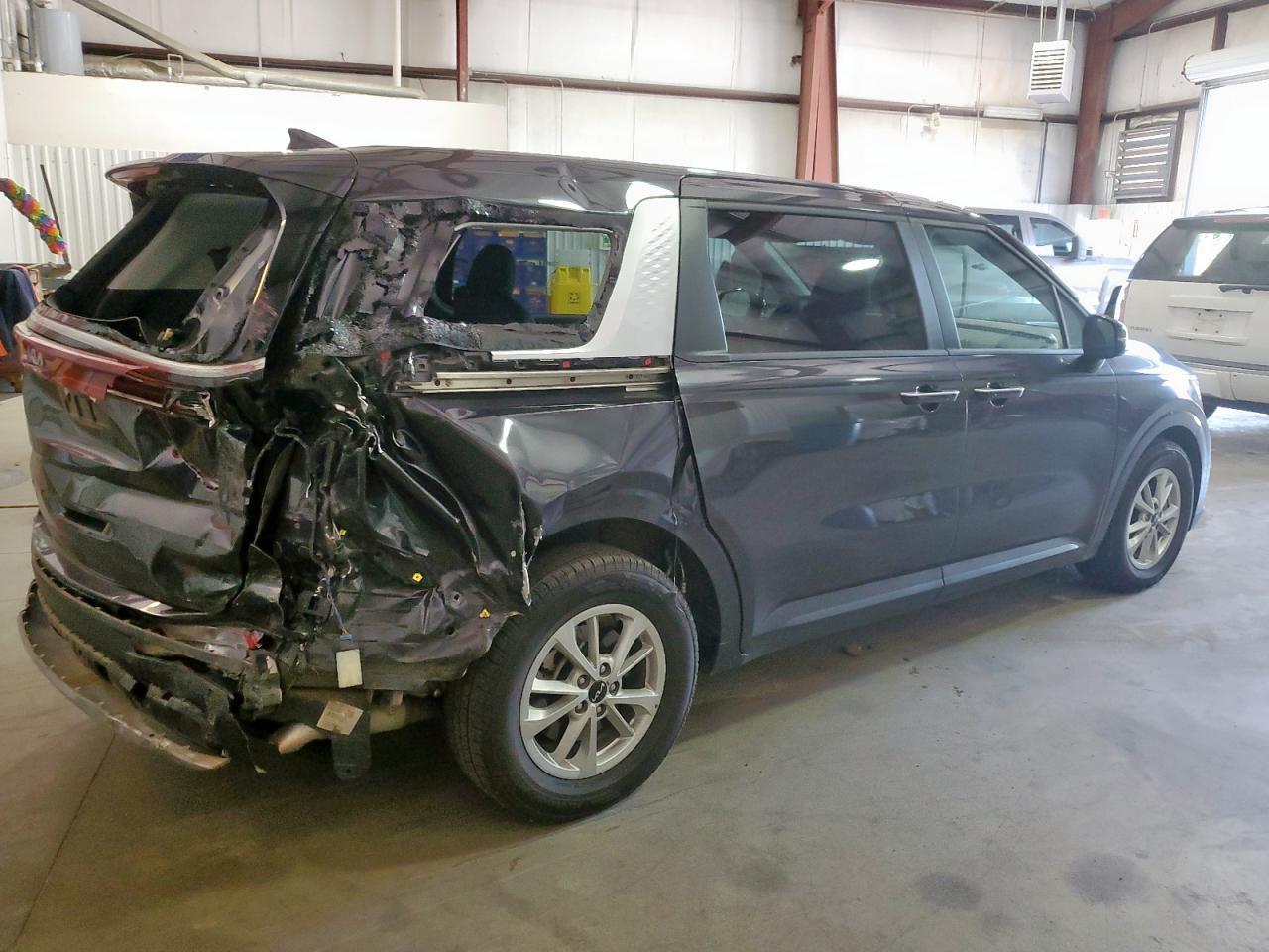 2024 Kia Carnival Lx - Фото 3
