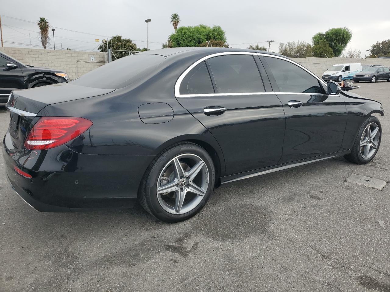 2020 Mercedes-Benz E 350 - Фото 3
