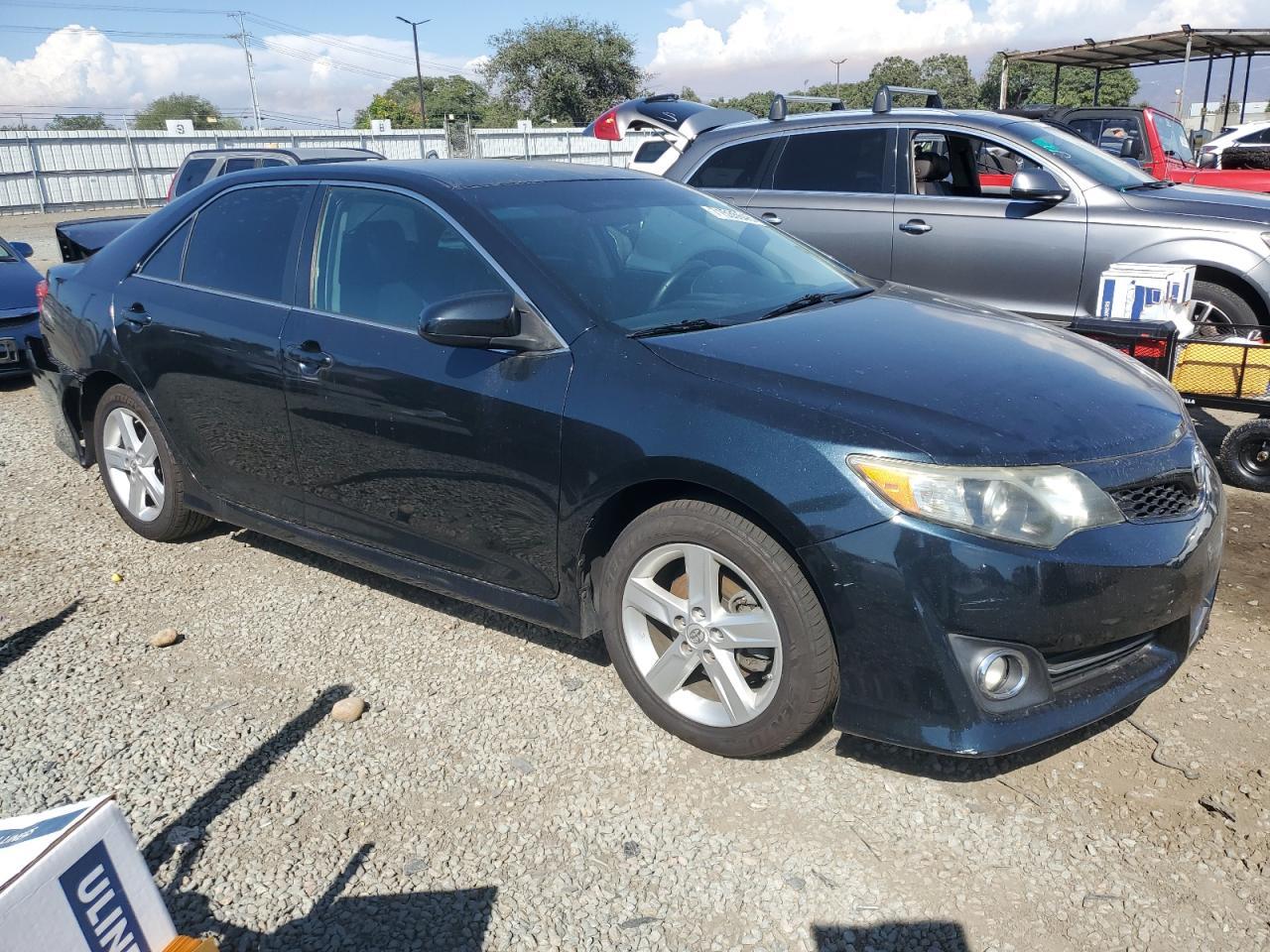 2014 Toyota Camry L - Фото 4