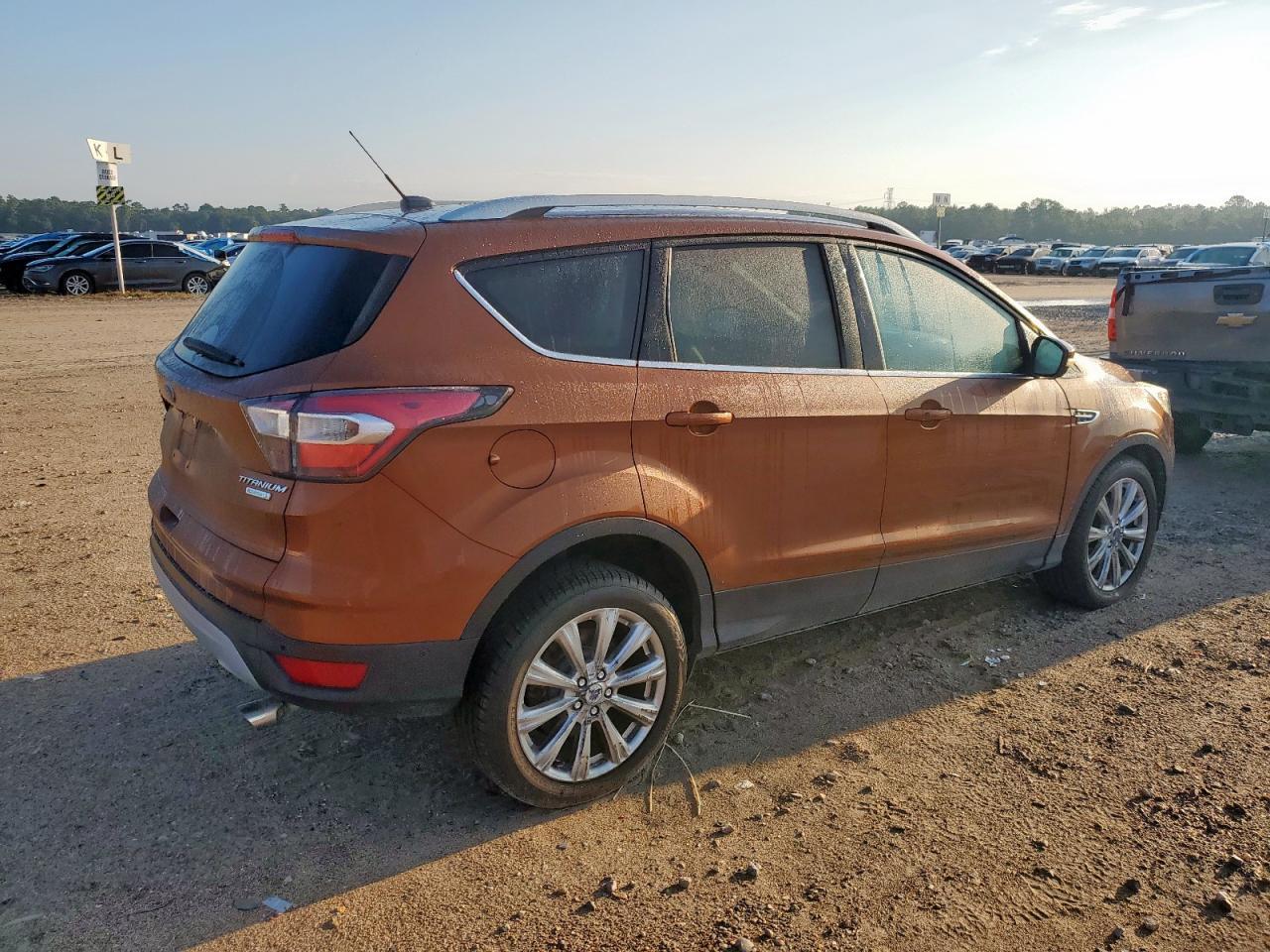 2017 Ford Escape Titanium - Фото 3