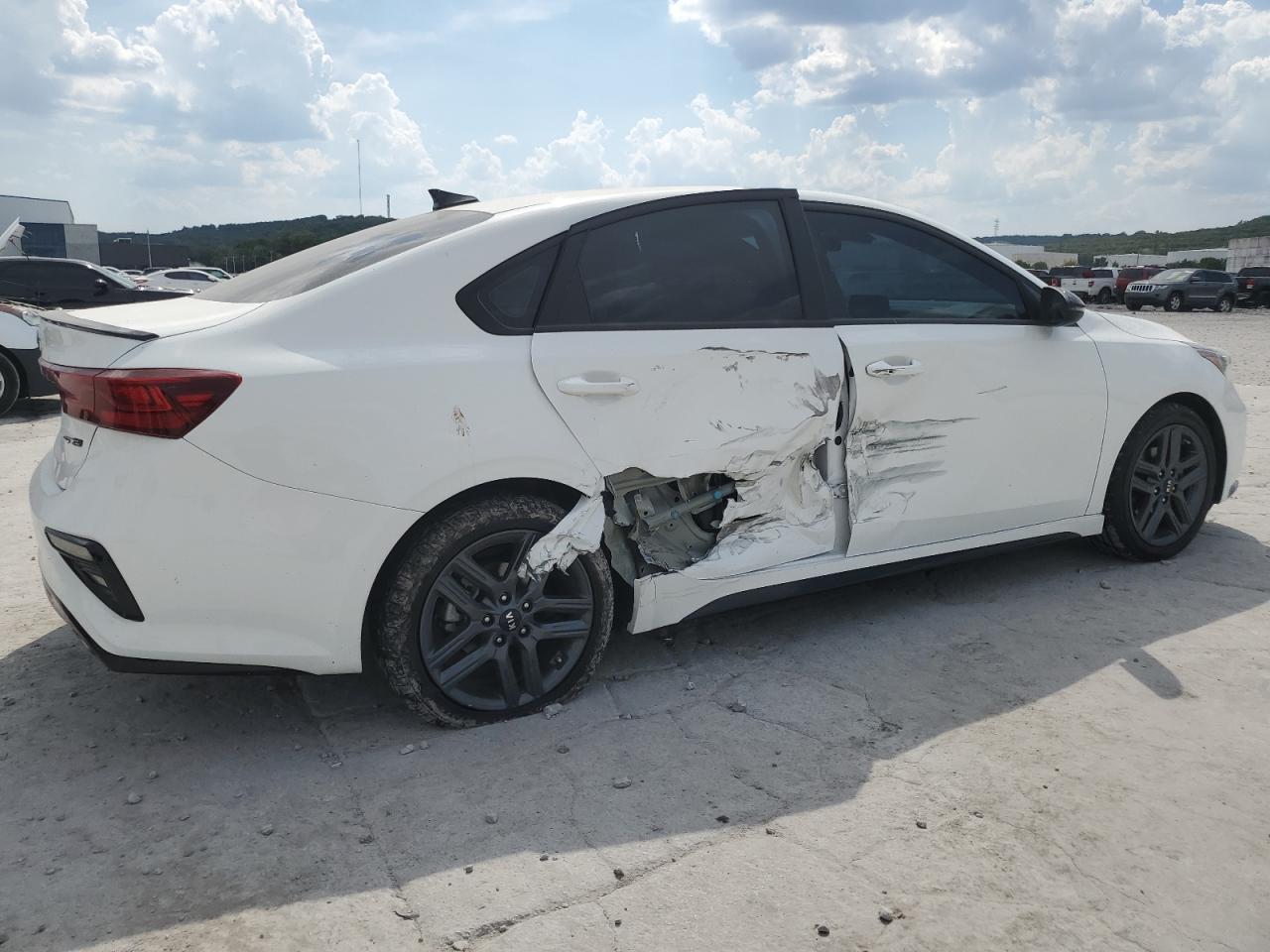 2021 Kia Forte Gt Line - Фото 3