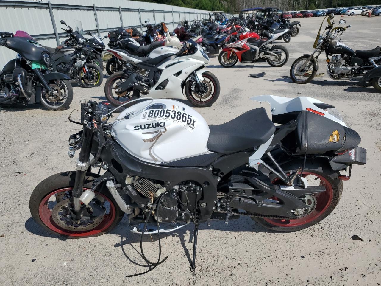 2025 Suzuki Gsx-R600 - Фото 3