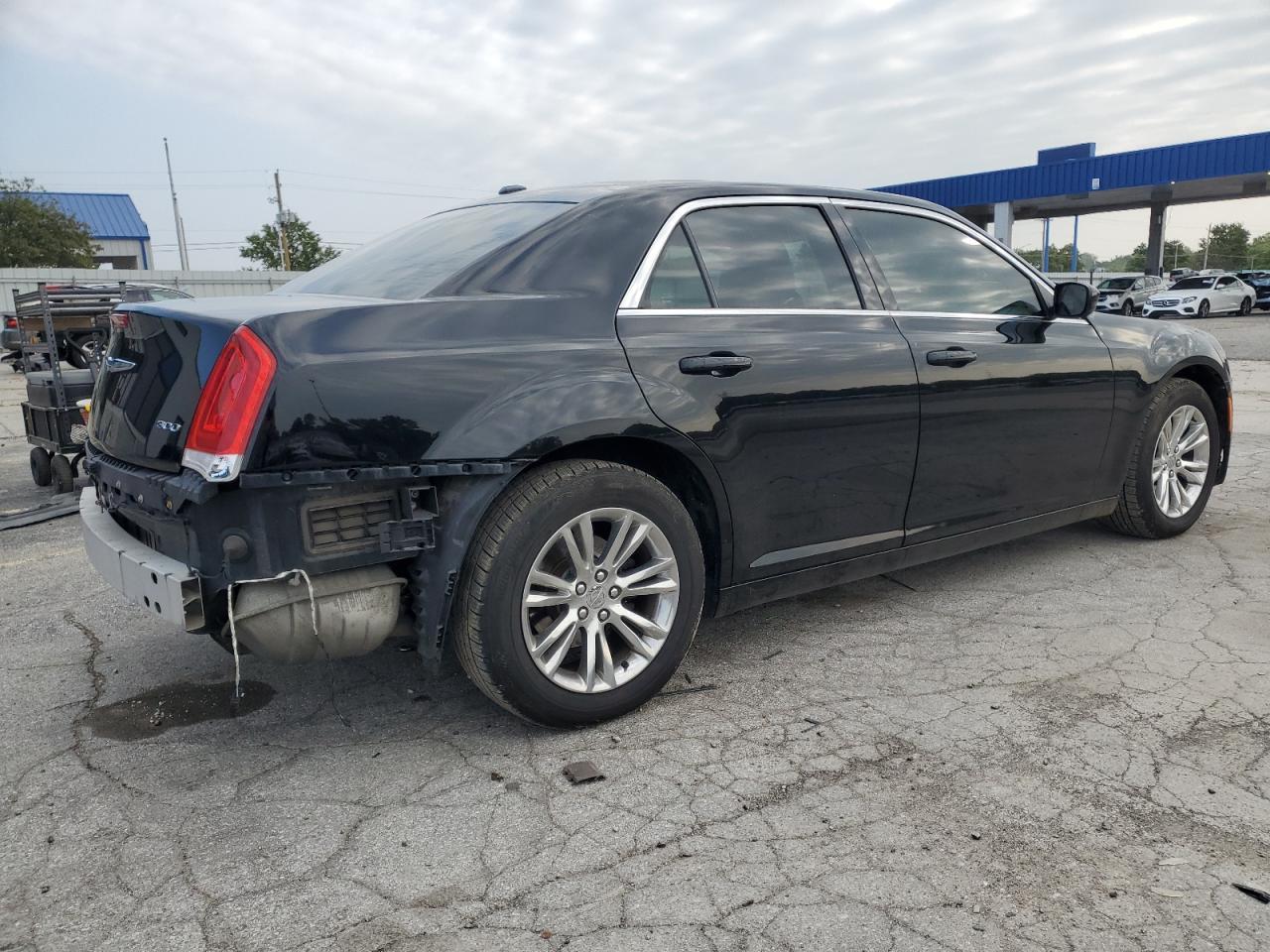 2016 Chrysler 300 Limited - Image 3