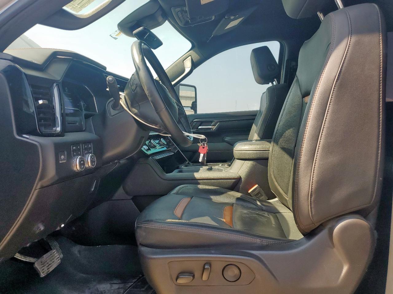 2024 GMC Sierra K2500 At4 - Image 7