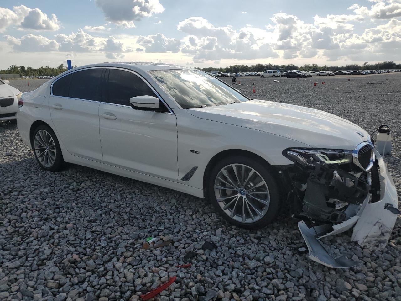 2023 BMW 530Xe - Фото 4