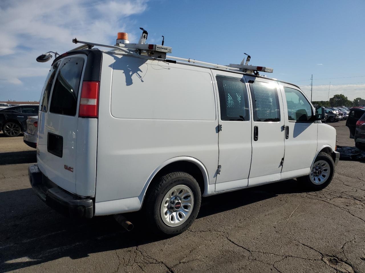 2013 GMC Savana G1500 - Image 3