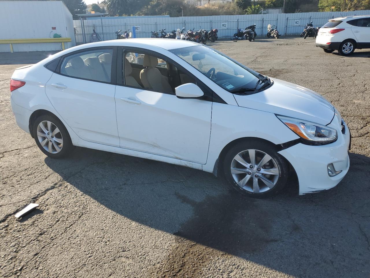 2014 Hyundai Accent Gls - Фото 4
