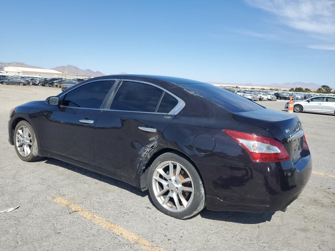 2010 Nissan Maxima S - Фото 2