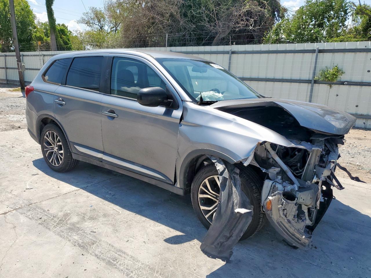 2018 Mitsubishi Outlander Se - Image 4