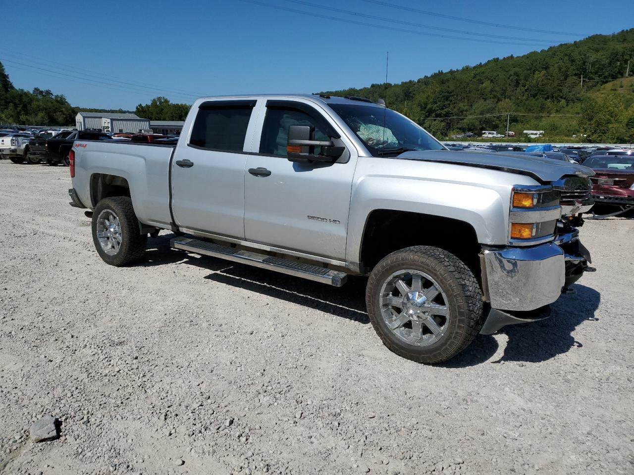 2016 Chevrolet Silverado K2500 Heavy Duty - Image 4