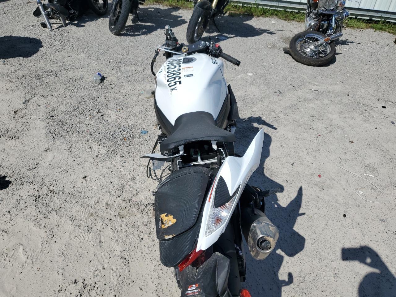 2025 Suzuki Gsx-R600 - Фото 6