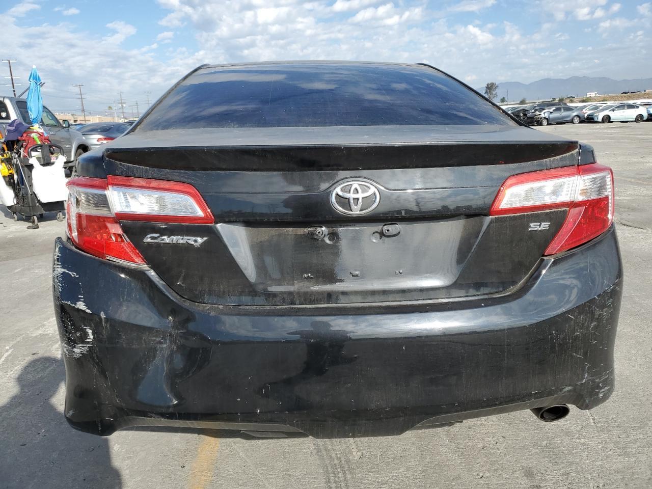 2014 Toyota Camry L - Фото 6