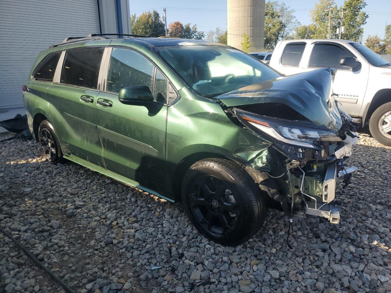 2025 Toyota Sienna Xse - Фото 4