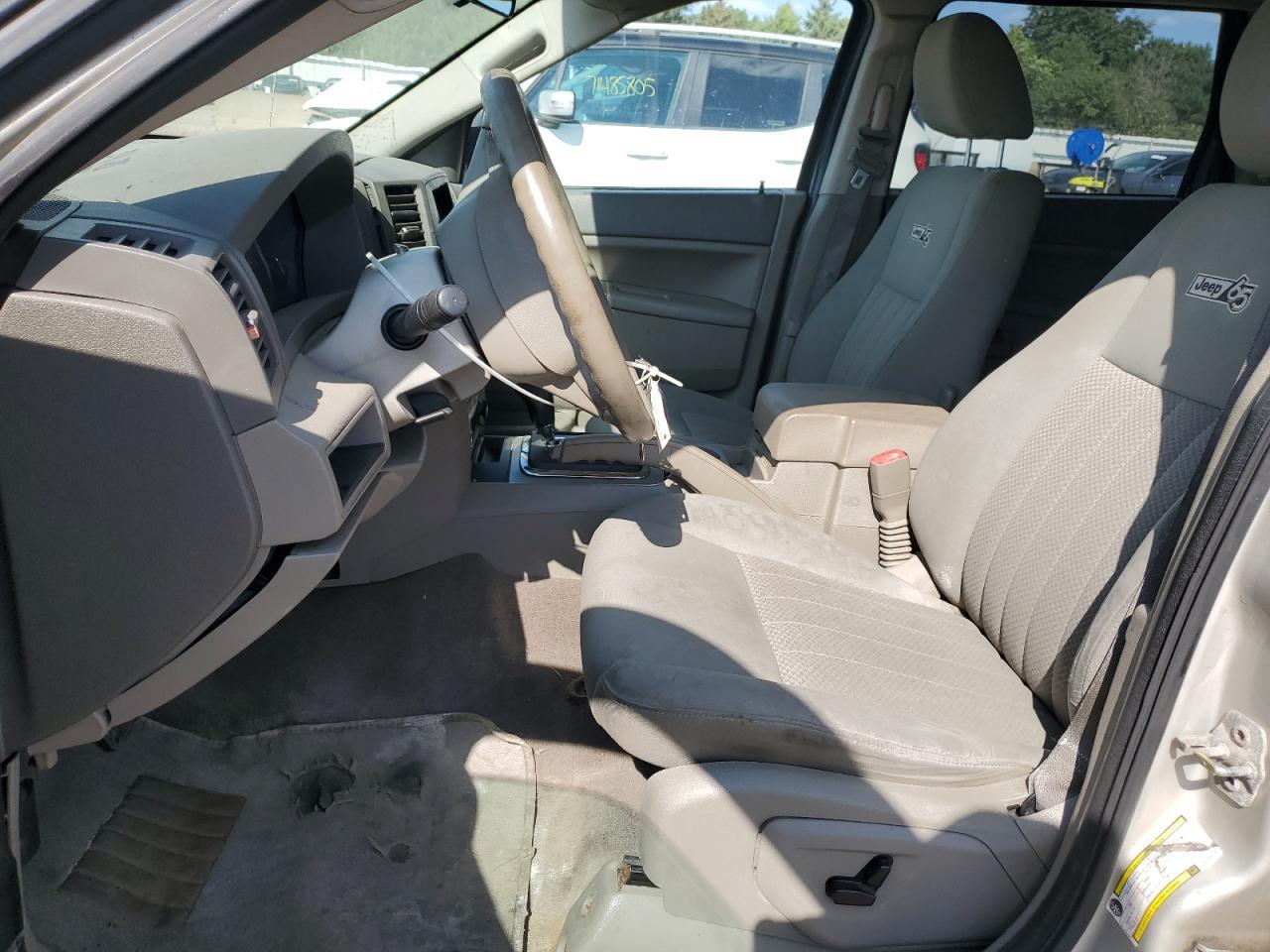 2006 Jeep Grand Cherokee Laredo - Image 7