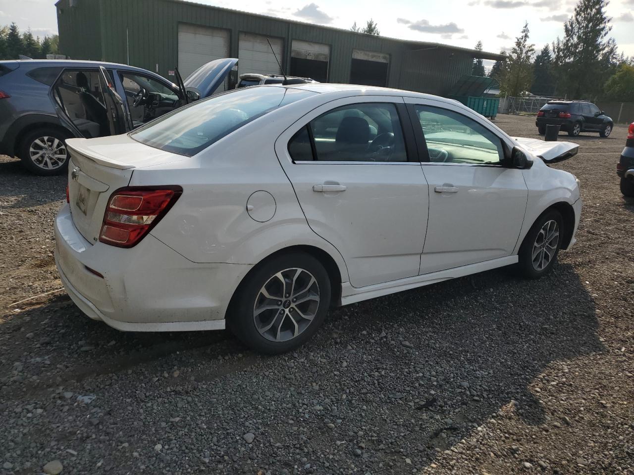 2018 Chevrolet Sonic Lt - Фото 3