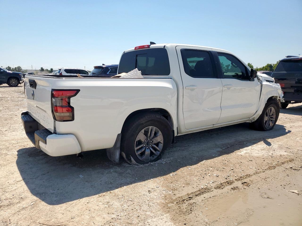 2025 Nissan Frontier S - Фото 3